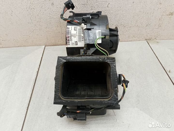 Моторчик печки A1648300008