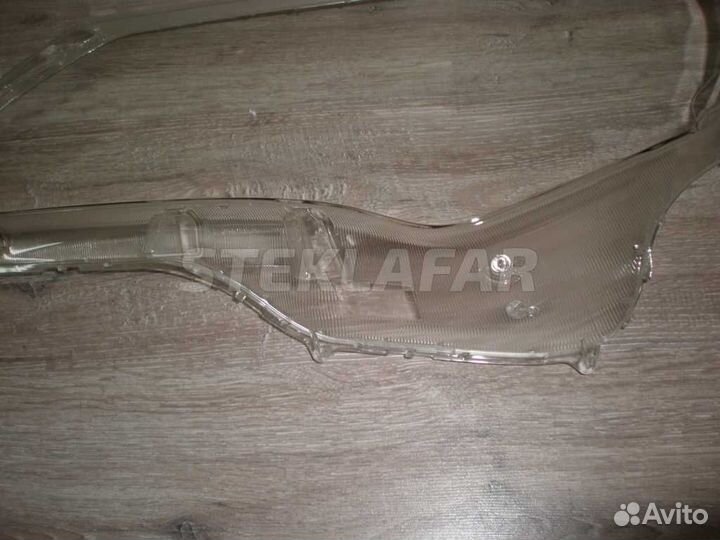 Стекло фары Toyota RAV4 40 (2012-2015) дорестайли