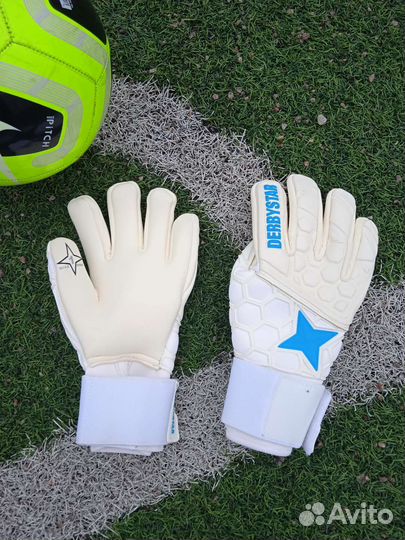 Вратарские перчатки derbystar