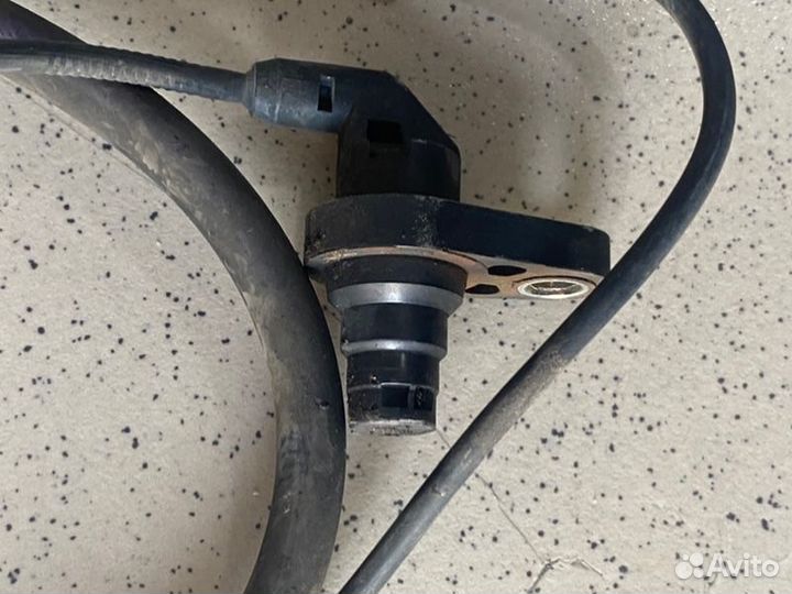 Датчик abs передний левый Toyota Camry V50/V55