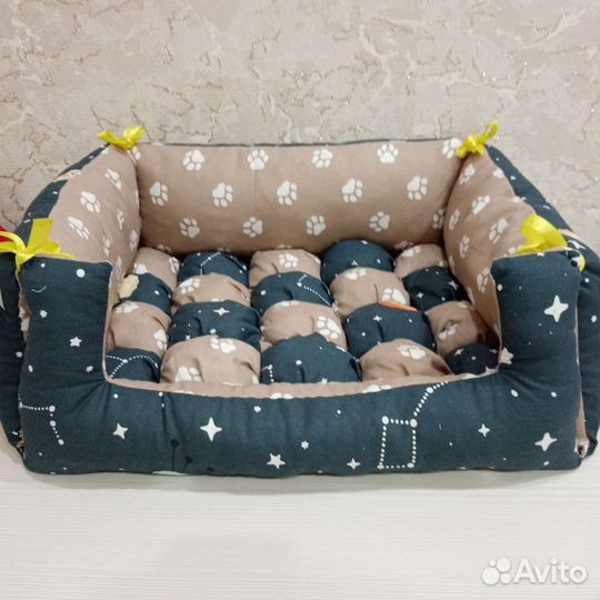 Лежанка для мелких собак и кошек