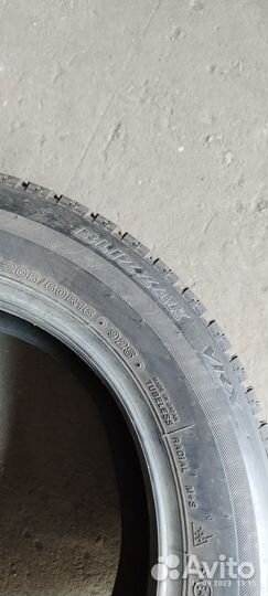 Bridgestone Blizzak VRX 205/60 R16