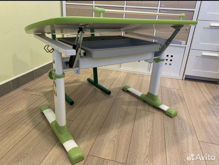 Растущий стол парта