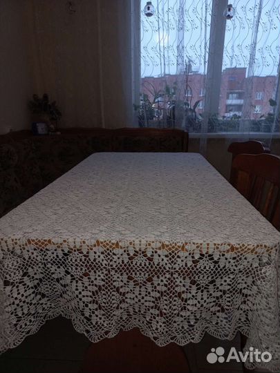 Скатерть на стол вязаная