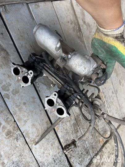 Впускной коллектор ваз 2114 в сборе