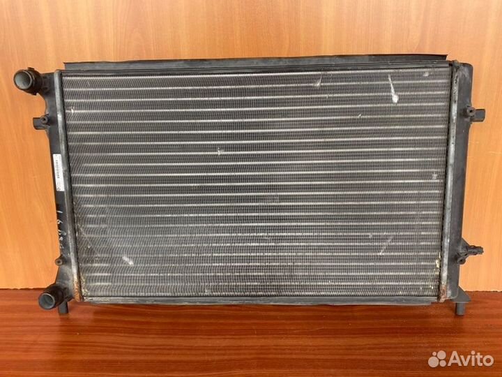 Радиатор охлаждающей жидкости Skoda Octavia