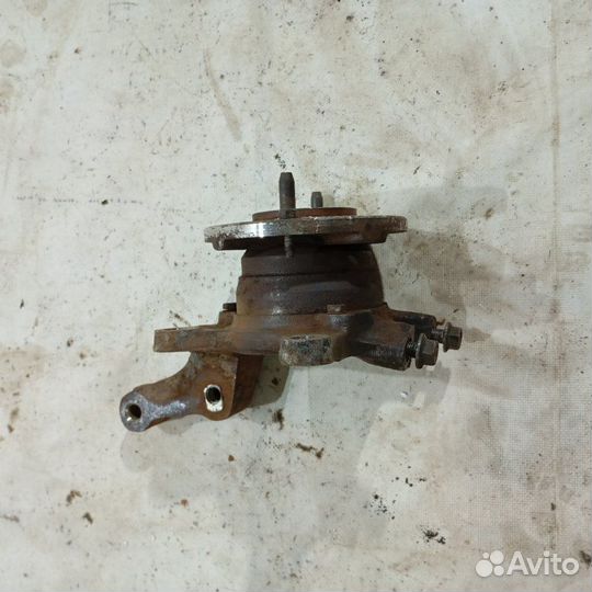 Кулак поворотный передний левый Москвич 2141