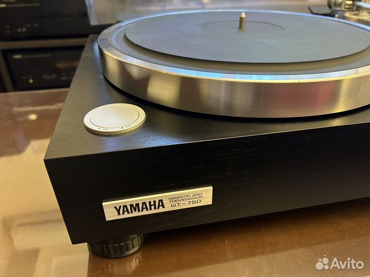 Yamaha GT-750 проигрыватель виниловых дисков