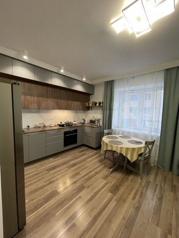 2-к. квартира, 62 м², 3/17 эт.