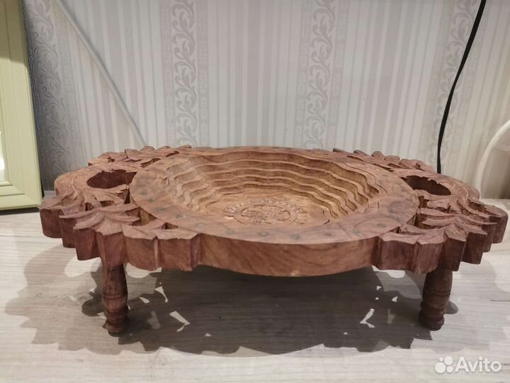 Из натурального красного дерева Индия