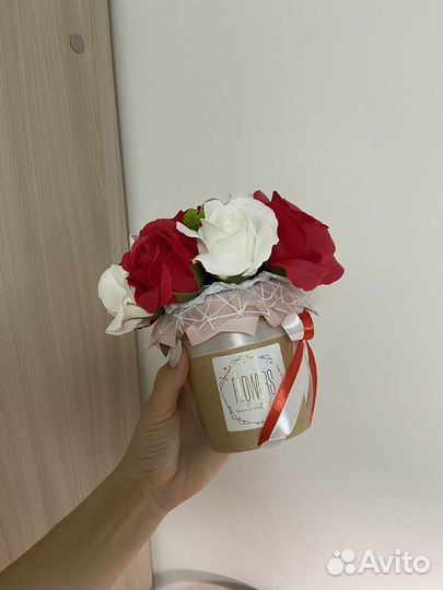 Подарок на 8 марта букет роз