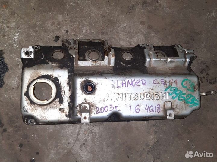 Клапанная крышка Mitsubishi lancer 9