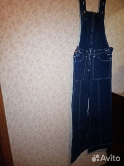 Джинсовый комбинезон