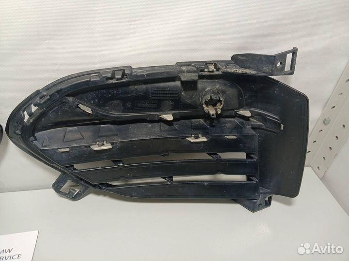 Решетка в бампер нижняя BMW X6 F16 (2014 - 2020)