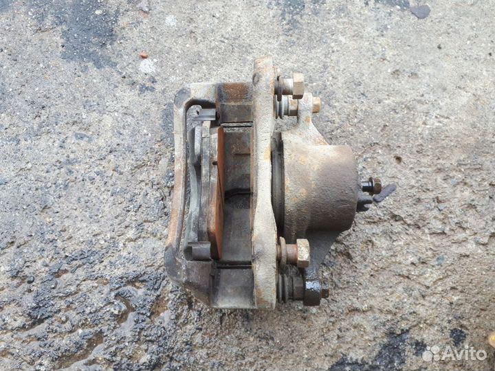 Суппорт передний левый Kia Sportage 3