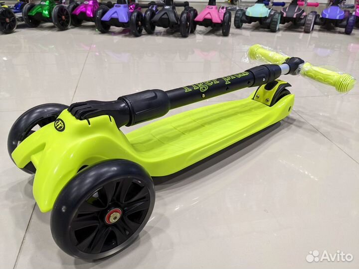 Самокат детский трехколесный TT Tiger Plus сaлaт