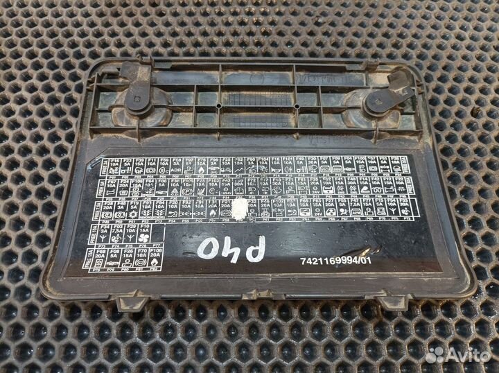 Крышка блока предохранителей Renault Premium