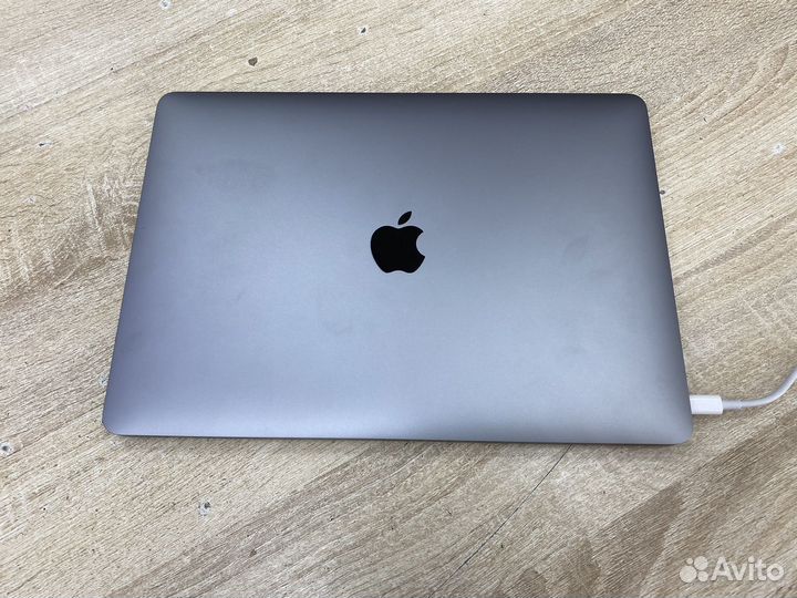 Apple MacBook Air 13 (M1, 2020)