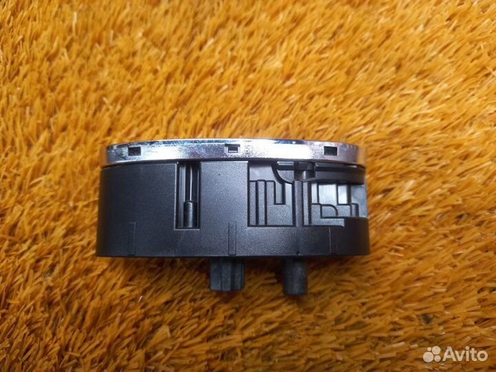 Кнопка стеклоподъемника задняя левая Mercedes-Benz