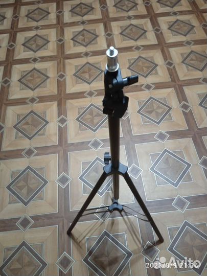 Штатив для фото-видео съемки