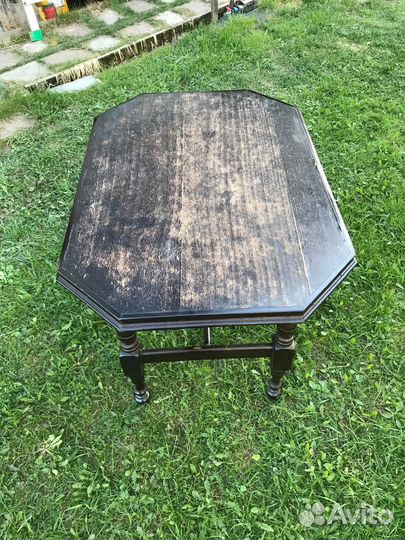 Антикварный винтажный журнальный стол