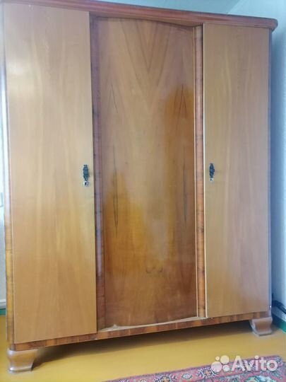Советский шифоньер трехстворчатый