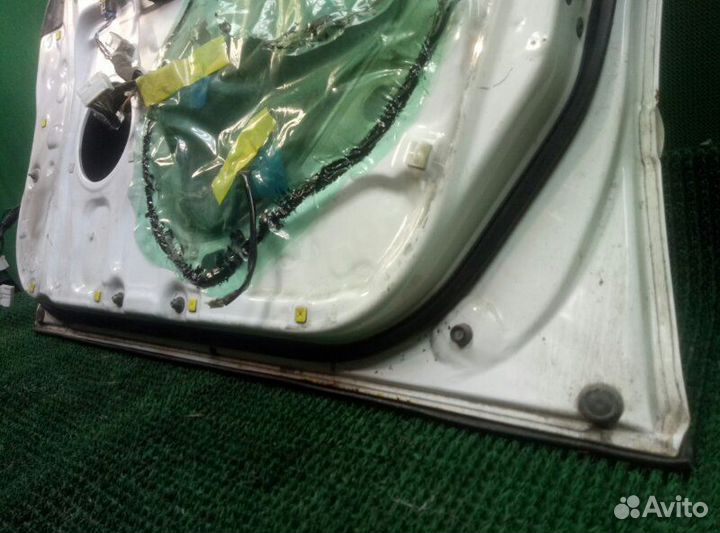 Дверь передняя правая Toyota Mark 2 GX100 1GFE