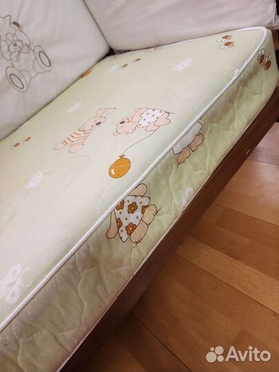 Детская кроватка