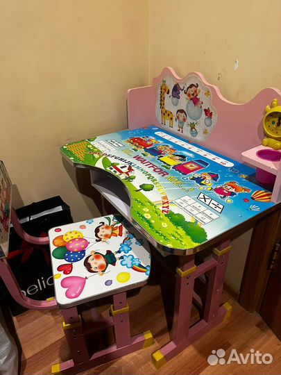 Детский стол со стулом