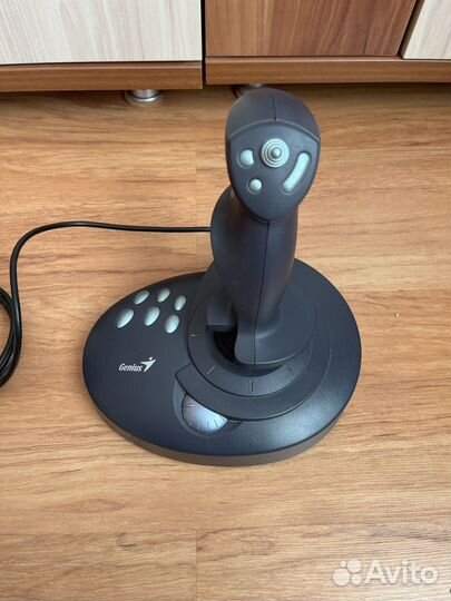 Джoйcтик игpoвой Genius MахFightеr F-31U Vibrаtiоn