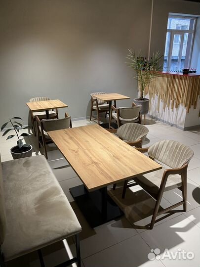 Столик для кофейни