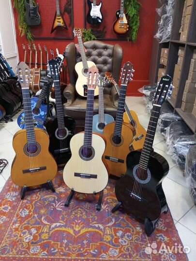 Гитара классическая полноразмерная 4/4