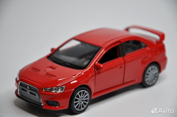 Модель автомобиля Mitsubishi Lancer X металл