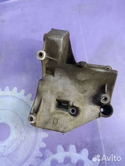 Кронштейн компрессора кондиционера Bmw E39.M52/M54