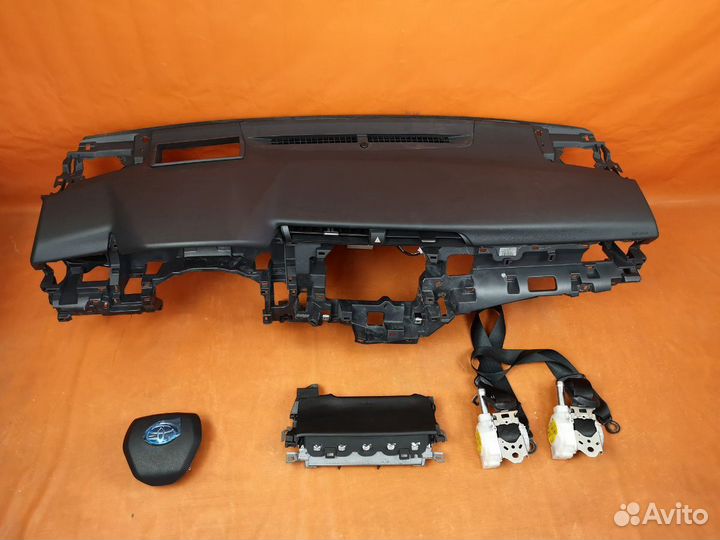 Комплект подушек безопасности Toyota Camry V70 201