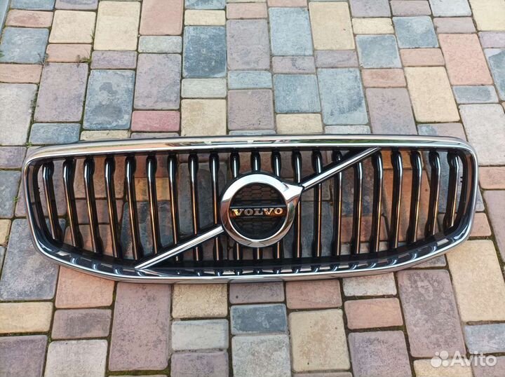 Решётка радиатора Volvo XC60 2