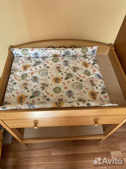 Пеленальный столик