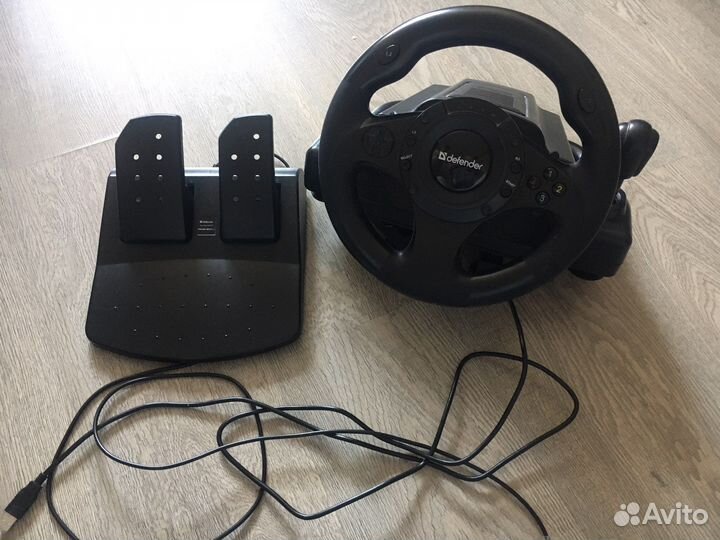 Игровой руль с педалями