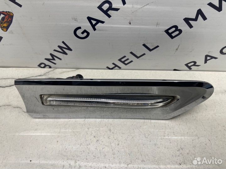 Боковой поворотник правый Bmw F01 F02