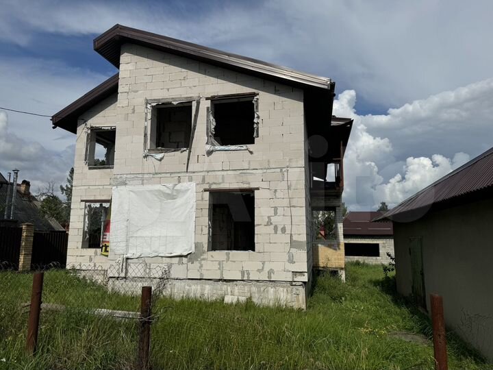 Дом 250 м² на участке 8,5 сот.