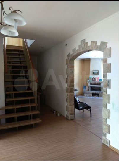 Коттедж 315 м² на участке 6 сот.