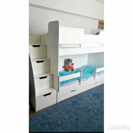 Двухъярусная кровать