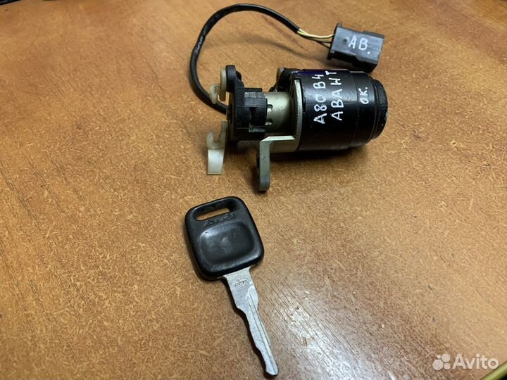 Замок багажника с ключом Ауди 80 Б4 Авант