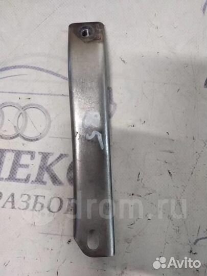 Кронштейн (сопут. товар) Audi A4 (B8) 2007-2015