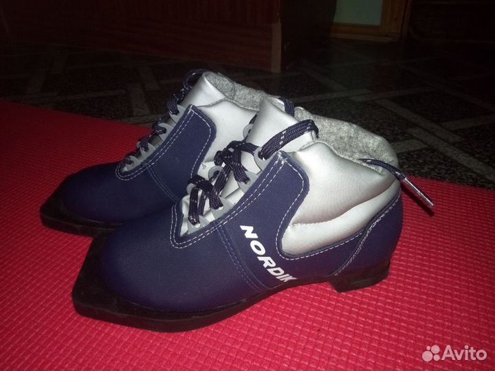 Лыжные ботинки детские 31 размер