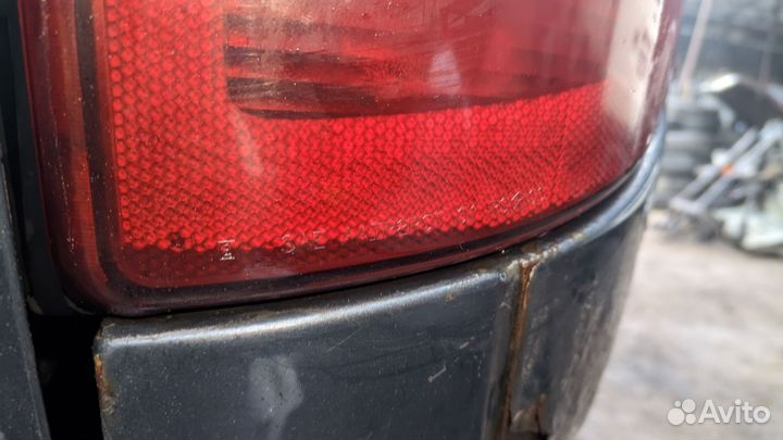 Фонарь задний Додж Караван 4
