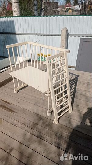 Детская кроватка