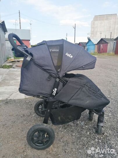 Прогулочная коляска