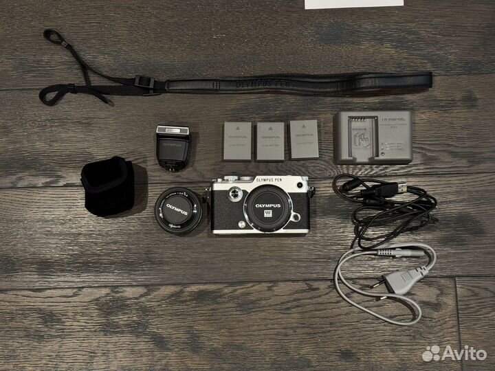 Olympus Pen-F + M.Zuiko 14-42 mm kit