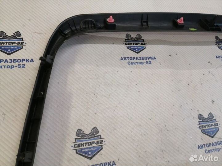 Обшивка крышки багажника Kia Sportage 2